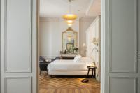 Villas Foch Boutique Hotel & Spa Bordeaux客房内的一张或多张床位