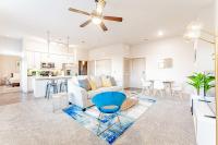 Spacious 2BR King Bed Suites Close to Downtown and Airport的厨房或小厨房