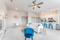 Spacious 2BR King Bed Suites Close to Downtown and Airport的厨房或小厨房