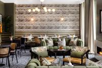 Heeton Concept Aparthotel Edinburgh Queen Street的休息区
