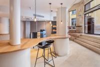 B&B HOTEL Tarragona Centro Urbis的厨房或小厨房