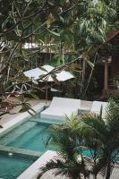 Terra Cottages Bali内部或周边的泳池