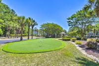 Less Than 2 Mi to Beach Savannah Shores Resort Condo!外面的花园