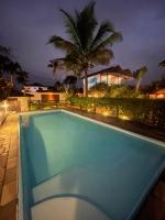Villa Tiê Paraty内部或周边的泳池