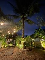 Villa Tiê Paraty外面的花园