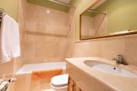 Museum Duplex and Patios, Historical Center, 8 pax的一间浴室