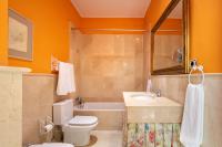 Museum Duplex and Patios, Historical Center, 8 pax的一间浴室