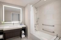 InterContinental - Washington D.C. - The Wharf by IHG的一间浴室