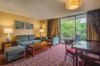 Hilo Hawaiian Hotel, Trademark Collection by Wyndham的休息区