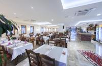 阿尔米拉酒店餐厅或其他用餐的地方