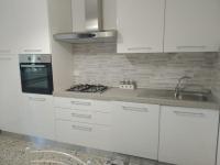 appartamento la pineta IT010-058C20-TJ54093的厨房或小厨房