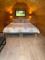 Glendalough Glamping - Adults Only客房内的一张或多张床位