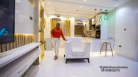Gillant Luxury Homes的休息区