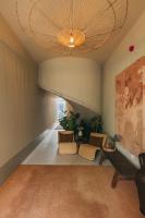 Village Aparthotel By BOA的休息区