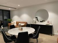 Modern 3 Bedroom Apartment in Southbank的休息区