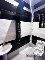 Gillant Luxury Homes的一间浴室