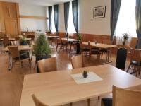 Gasthof Prinz餐厅或其他用餐的地方
