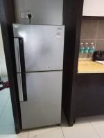 zous homestay的厨房或小厨房
