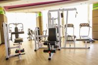 The Exchange Regency Residence Hotel Managed by HII的健身中心和/或健身设施