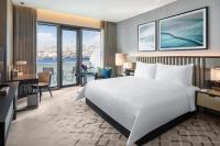 Address Creek Harbour客房内的一张或多张床位