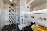 Fourty Three Luxury Serviced Apartments的一间浴室