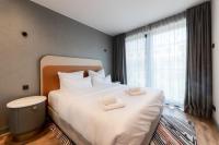 Fourty Three Luxury Serviced Apartments客房内的一张或多张床位