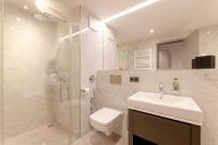 Fourty Three Luxury Serviced Apartments的一间浴室