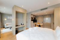 Fourty Three Luxury Serviced Apartments客房内的一张或多张床位