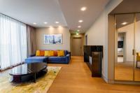 Fourty Three Luxury Serviced Apartments的电视和/或娱乐中心