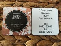 Le Mas Victoria - Chambres d'hôtes avec table d'hôtes-Parking privé ferme的证书、奖牌、标识或其他文件