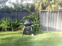 Beach House 100ms to Beach Freshly Renovated All New Appliances外面的花园