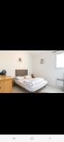 Villa 6 couchages spa privatif, accès direct mer, piscine客房内的一张或多张床位