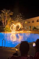 Le Petit Palais Djerba & Spa内部或周边的泳池