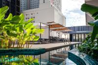 Citadines Connect Georgetown Penang内部或周边的泳池