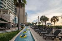 Courtyard by Marriott Myrtle Beach Oceanfront内部或周边的泳池