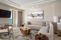 The St. Regis Bermuda Resort的电视和/或娱乐中心