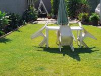 Furnished self catering cottage外面的花园