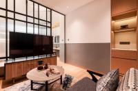 Citadines Connect Georgetown Penang的电视和/或娱乐中心