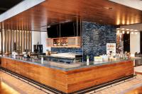 Hyatt Centric Downtown Denver酒廊或酒吧区