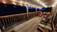 Rustic Cabin的休息区