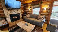 Rustic Cabin的休息区