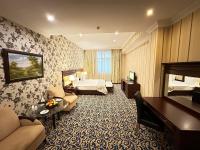 Modern Hotel客房内的一张或多张床位