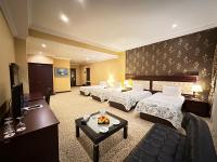 Modern Hotel客房内的一张或多张床位