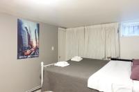 Best Room To Visit NYC-Subway Access客房内的一张或多张床位