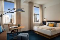 Emery Hotel, Autograph Collection客房内的一张或多张床位