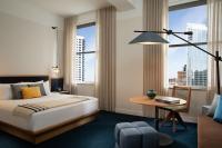 Emery Hotel, Autograph Collection客房内的一张或多张床位