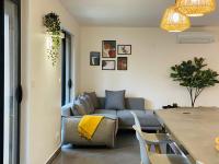 BARCARESA-Villa Flamants Roses的休息区