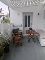 Santorita Suites的阳台或露台
