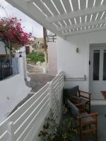 Santorita Suites的阳台或露台