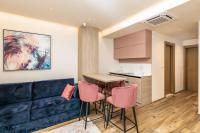 Hotel Vila Hedonija的厨房或小厨房